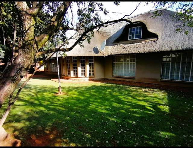 3 BEDROOM HOUSE FOR SALE IN DERSLEY